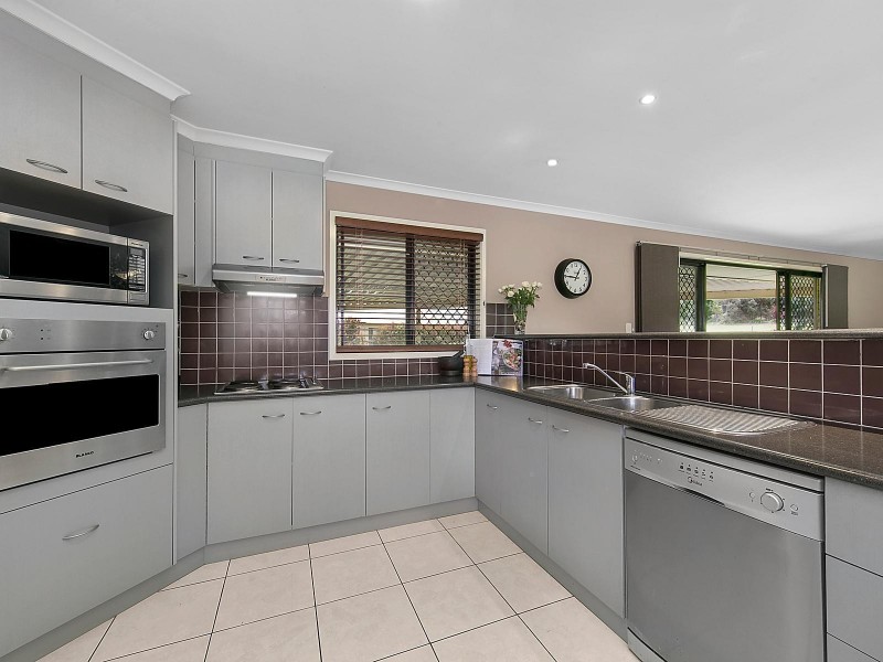 9 Phoebe Court, Cotswold Hills QLD 4350