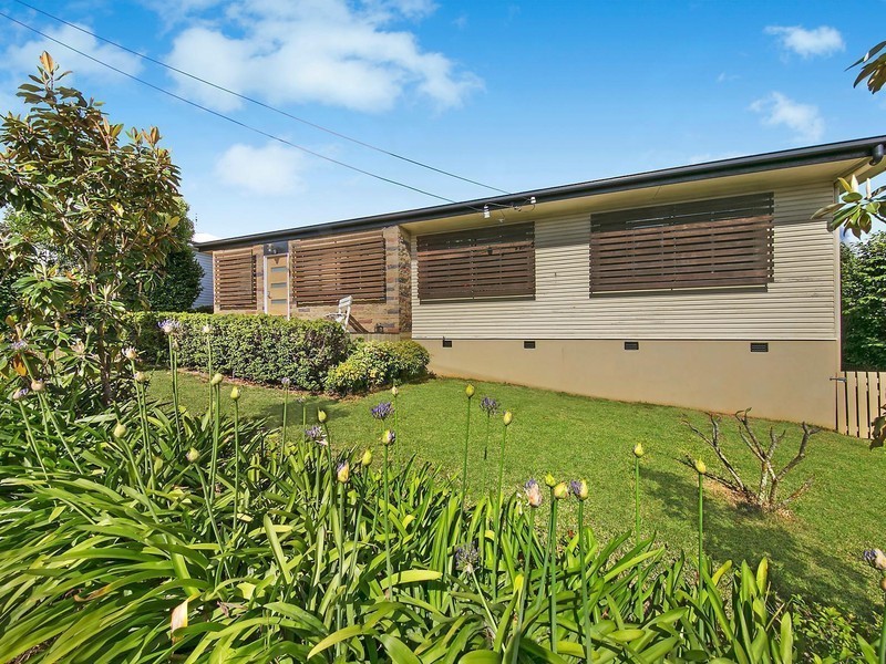 14 Sourris Street, Mount Lofty QLD 4350