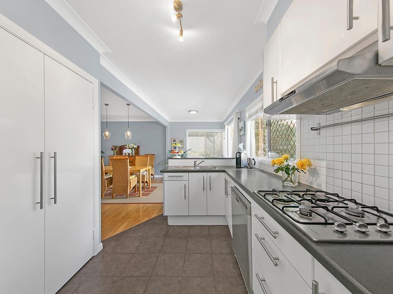 14 Sourris Street, Mount Lofty QLD 4350