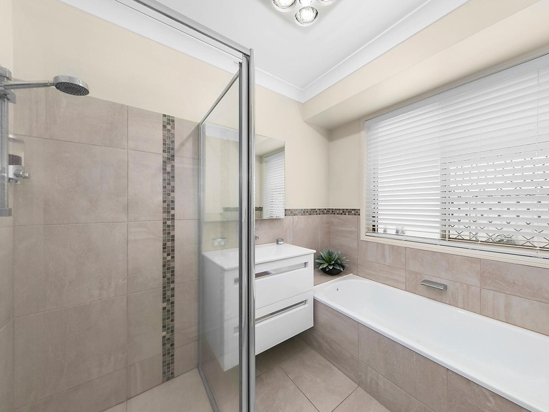 4 Dalrello Court, Glenvale QLD 4350