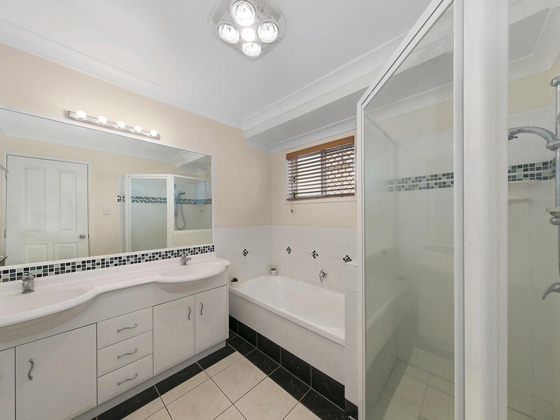 301 Mackenzie Street, Centenary Heights QLD 4350