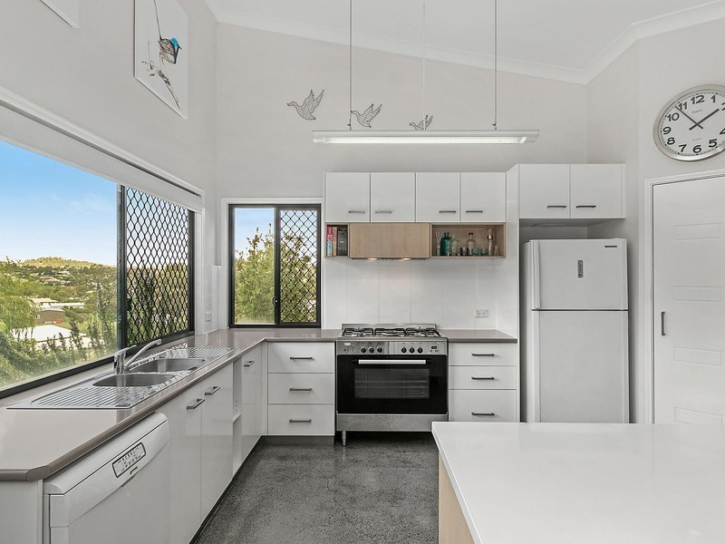 8 Fawn Grove Drive, Glenvale QLD 4350