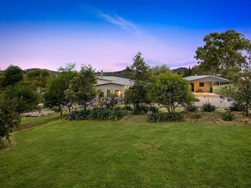 8 Fawn Grove Drive, Glenvale QLD 4350