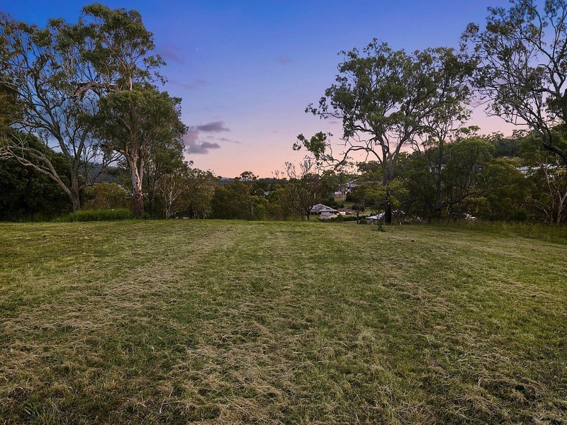 332 Hursley Road, Glenvale QLD 4350