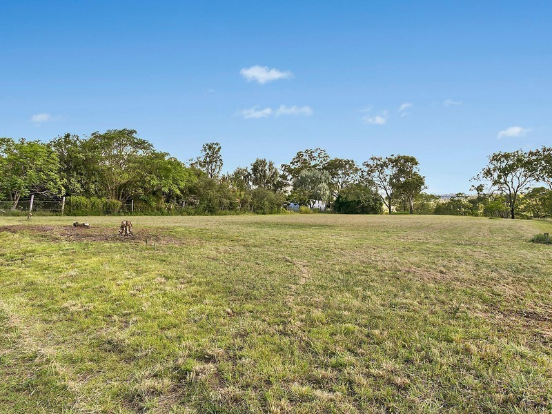 332 Hursley Road, Glenvale QLD 4350