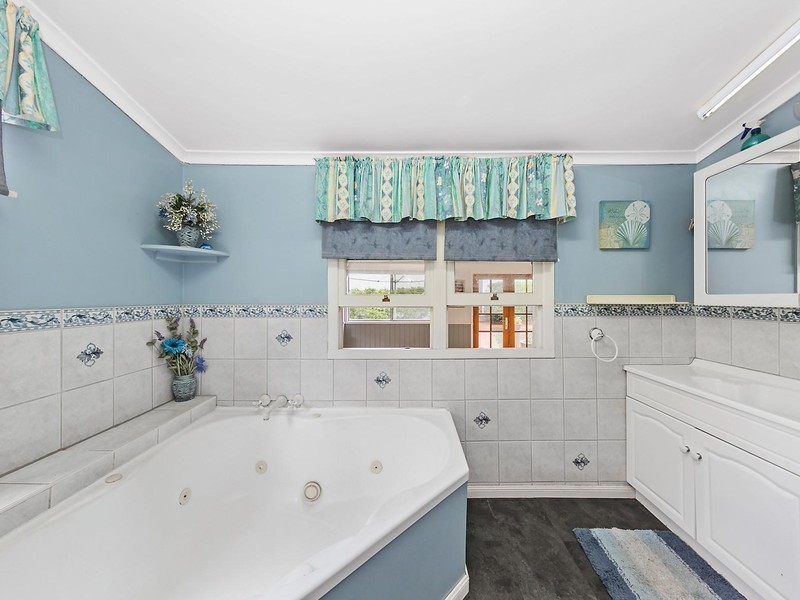 172 Taylor Street, Newtown QLD 4350