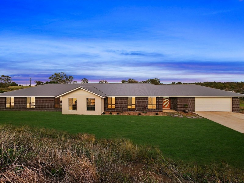 15 Frontier Court, Gowrie Junction QLD 4352