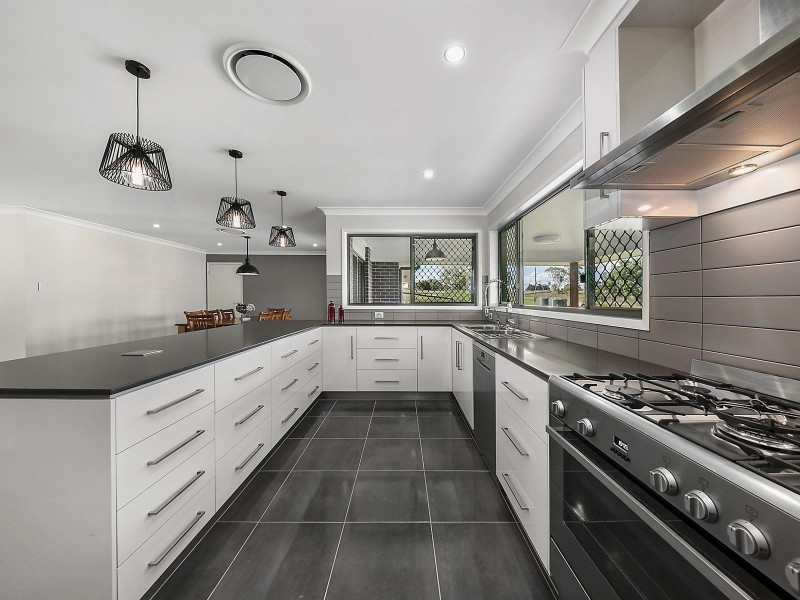 15 Frontier Court, Gowrie Junction QLD 4352