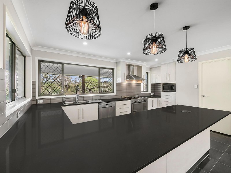 15 Frontier Court, Gowrie Junction QLD 4352