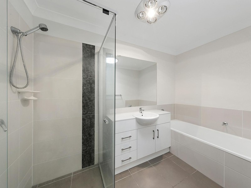 1/187 Ramsay Street, Centenary Heights QLD 4350