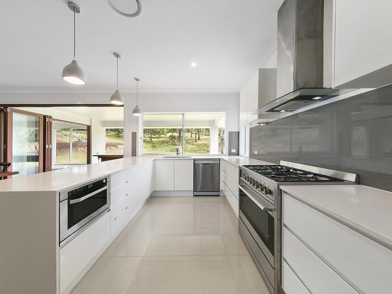 7 Guido Avenue, Blue Mountain Heights QLD 4350