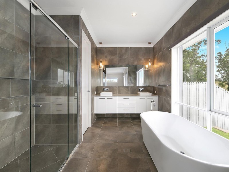 7 Guido Avenue, Blue Mountain Heights QLD 4350