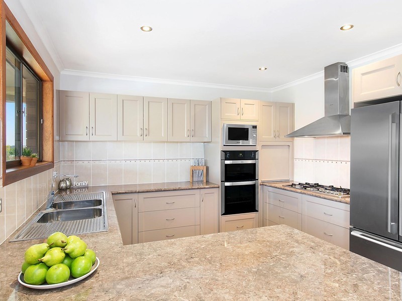 16 Beryl Street, Wilsonton QLD 4350