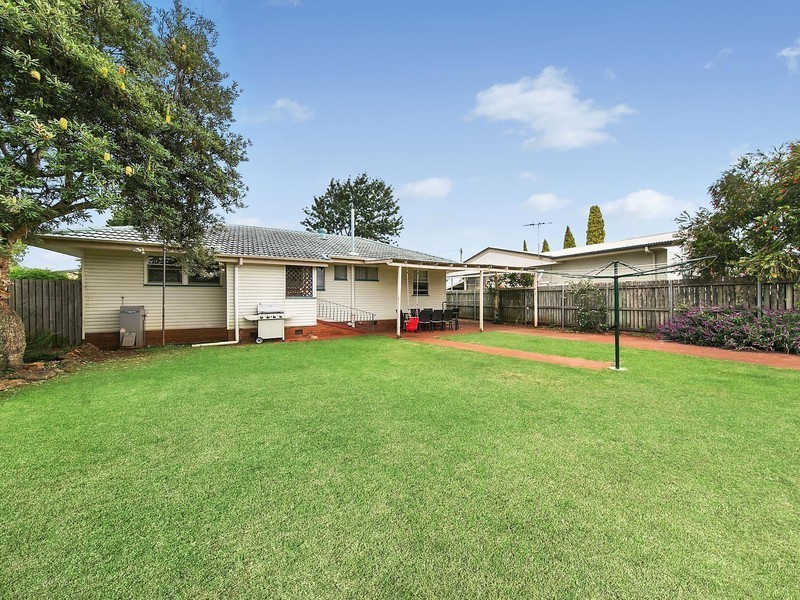 14 Gleeson Crescent, Harlaxton QLD 4350