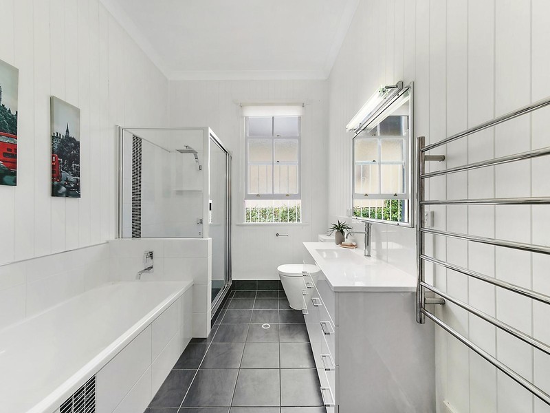 56 Mary Street, Mount Lofty QLD 4350