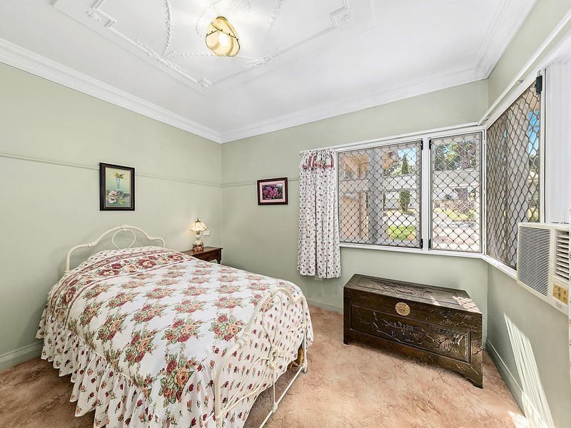 22 Alford Street, Mount Lofty QLD 4350