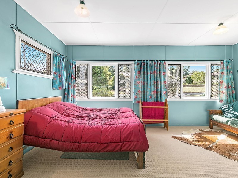 22 Alford Street, Mount Lofty QLD 4350