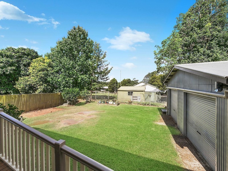 22 Alford Street, Mount Lofty QLD 4350