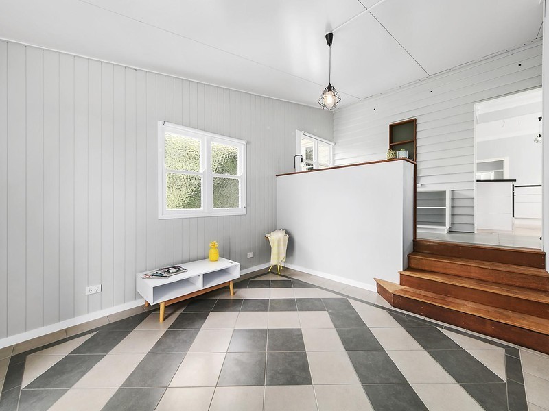 26 Charles Street, Newtown QLD 4350