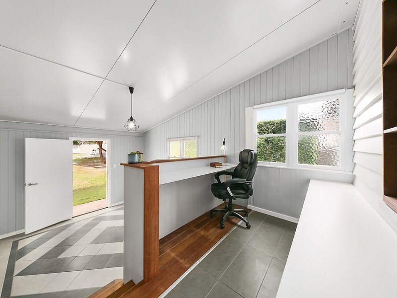 26 Charles Street, Newtown QLD 4350