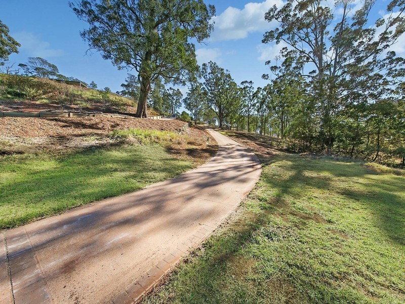 33 Zuccoli Drive, Blue Mountain Heights QLD 4350