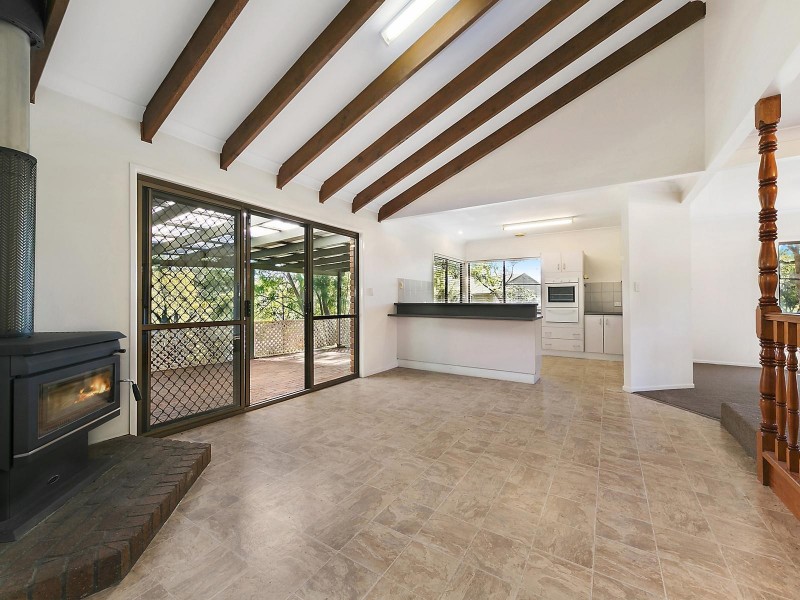 16 Grey Gums Drive, Blue Mountain Heights QLD 4350