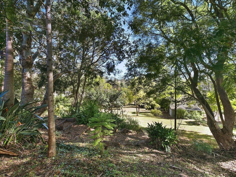 16 Grey Gums Drive, Blue Mountain Heights QLD 4350