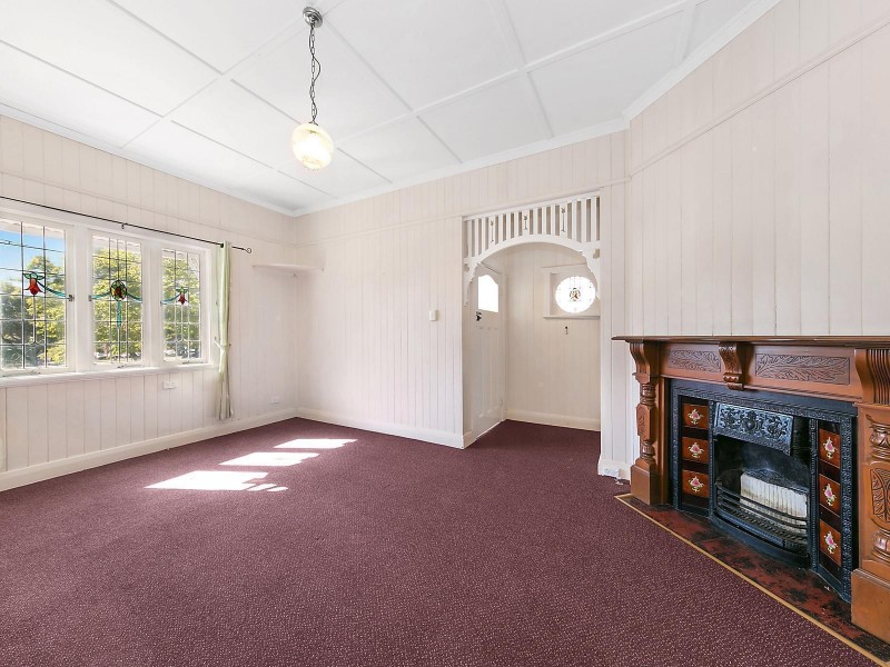 8 Lawrence Street, South Toowoomba QLD 4350