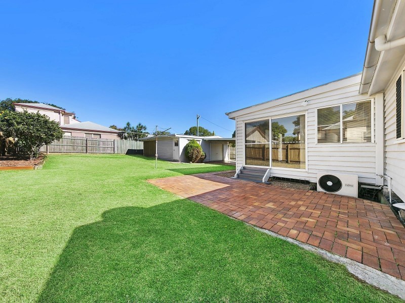 8 Lawrence Street, South Toowoomba QLD 4350