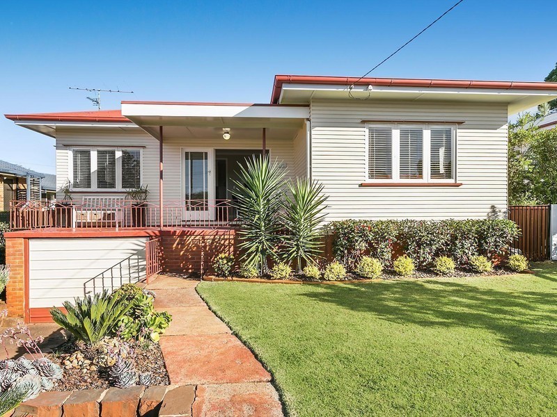 22 Cranley Street, South Toowoomba QLD 4350