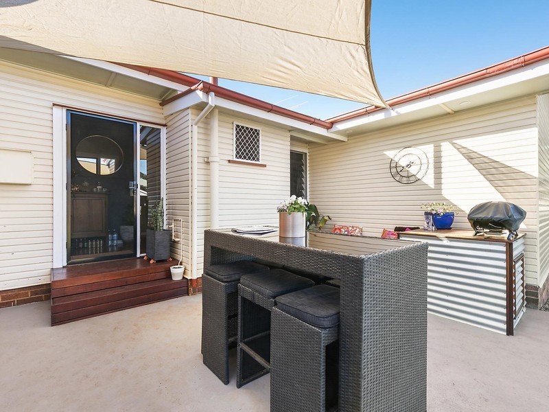 22 Cranley Street, South Toowoomba QLD 4350