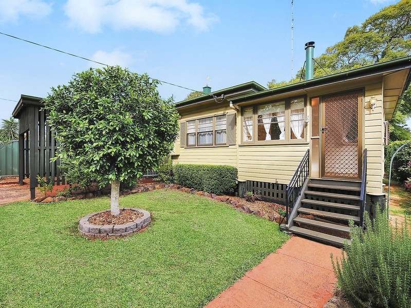 16 Shiel Street, Rangeville QLD 4350