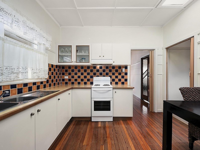 16 Shiel Street, Rangeville QLD 4350