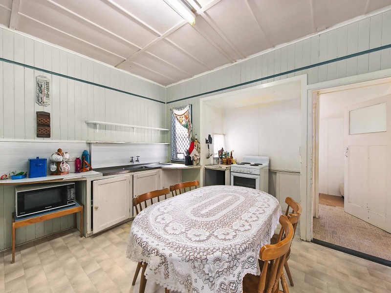 341 West Street, Harristown QLD 4350