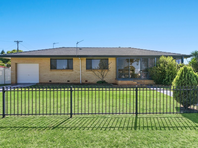 1 Skoien Street, Harristown QLD 4350