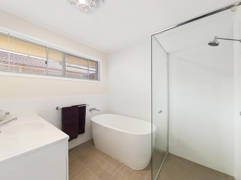 1 Skoien Street, Harristown QLD 4350