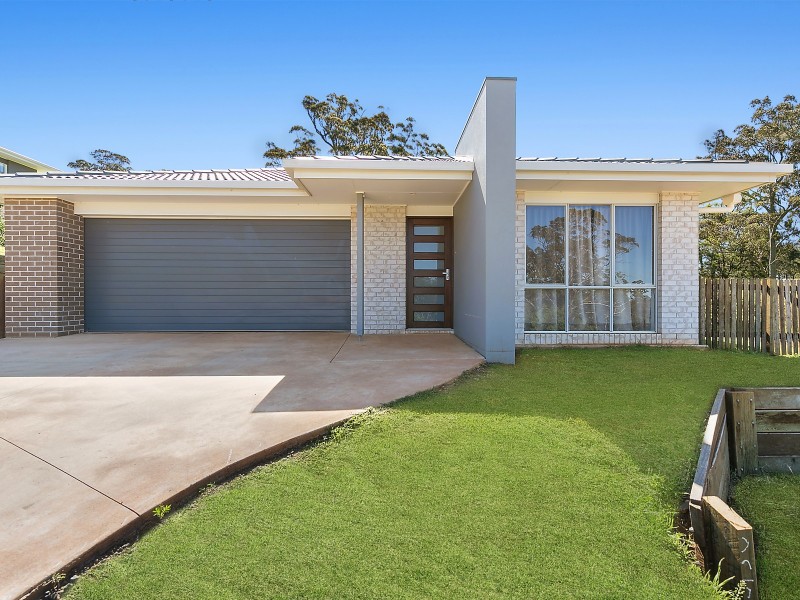 9 Guido Avenue, Blue Mountain Heights QLD 4350