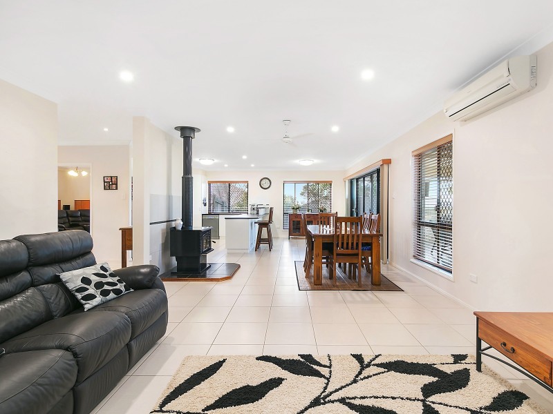 2 Nioka Drive, Highfields QLD 4352