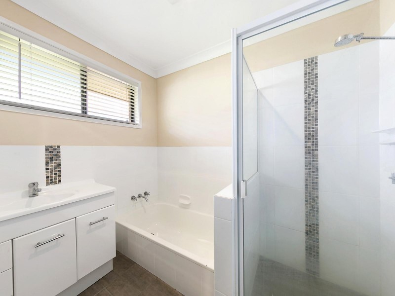 20 Hinkler Crescent, Wilsonton QLD 4350