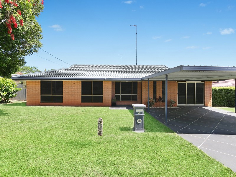 20 Hinkler Crescent, Wilsonton QLD 4350
