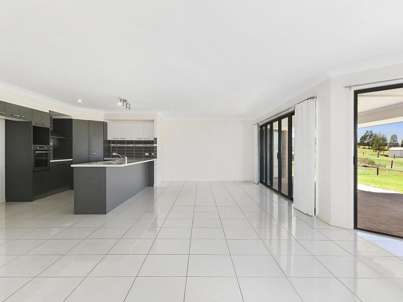 19 Settlers Drive, Gowrie Junction QLD 4352