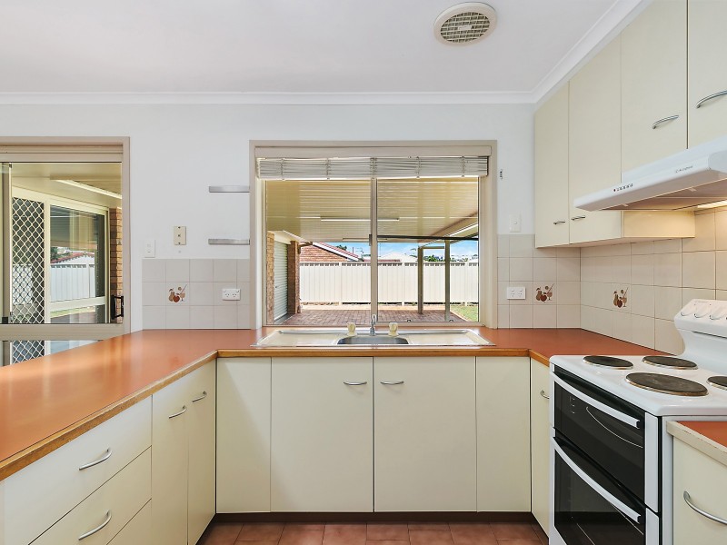 12 Hoffman Street, Kearneys Spring QLD 4350