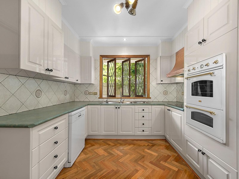 34 Arthur Street, East Toowoomba QLD 4350