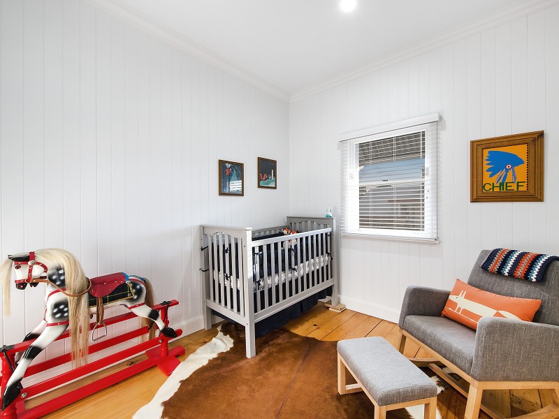 25 Collins Street, Mount Lofty QLD 4350