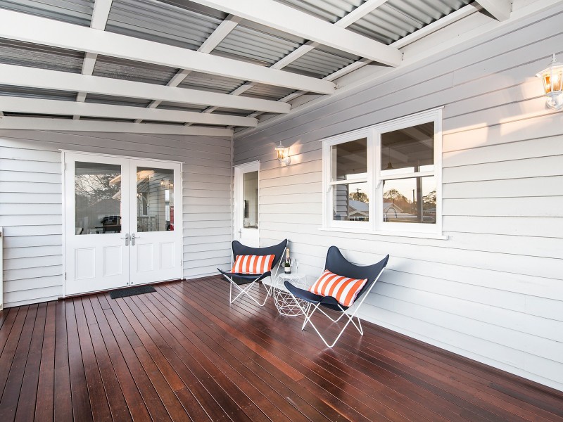 25 Collins Street, Mount Lofty QLD 4350