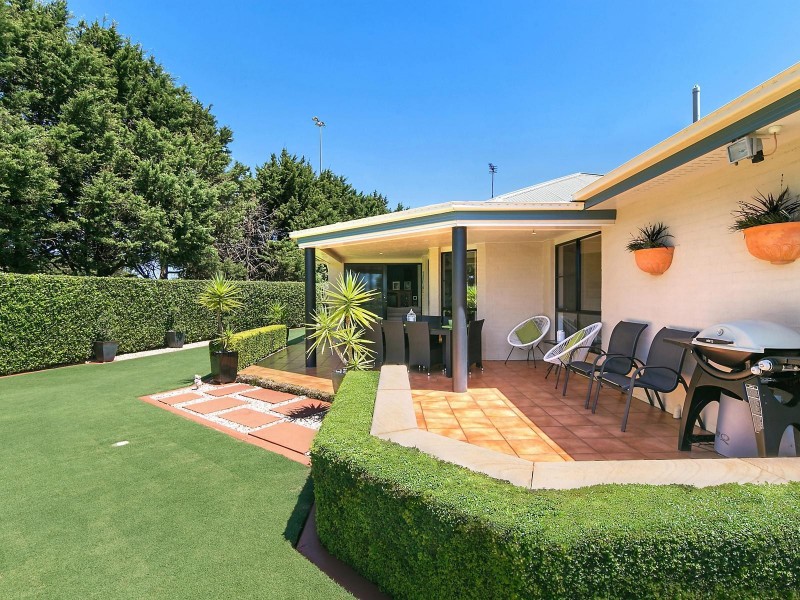 3 Lobwein Court, Middle Ridge QLD 4350