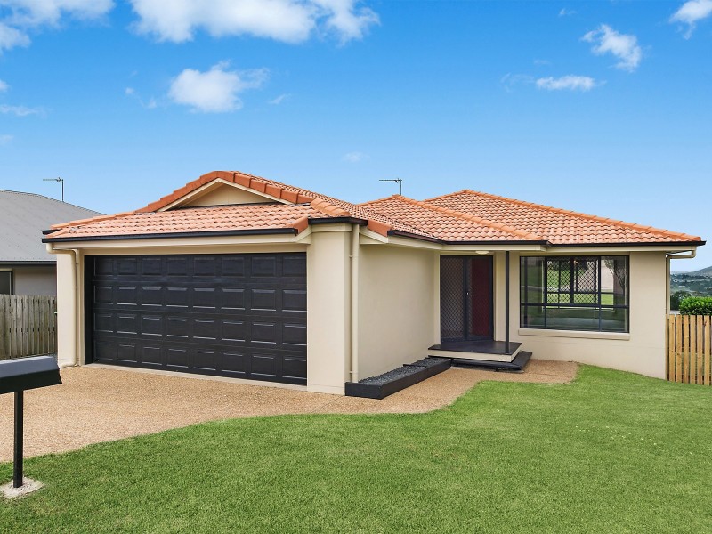 5 Dodson Crescent, Mount Kynoch QLD 4350