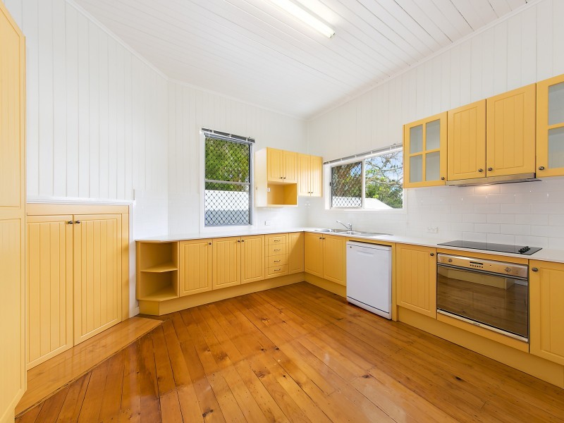 5 Hughes Street, Centenary Heights QLD 4350