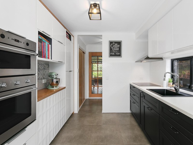 6 Lake Drive, Meringandan QLD 4352