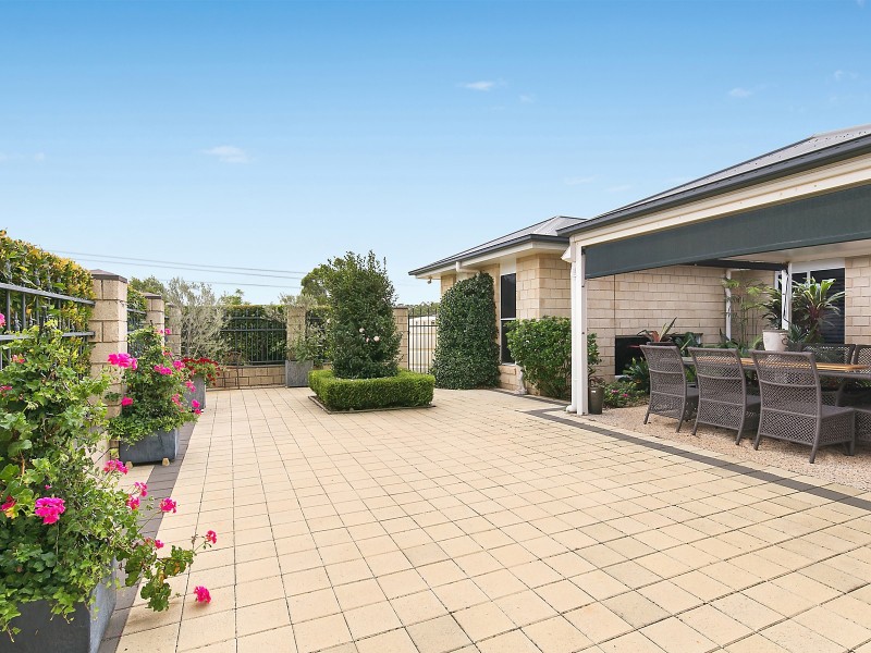 11 Jenna Court, Highfields QLD 4352